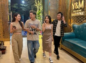 Gen Z Hà Nội: Ăn Nướng Tùy Nơi, Vui Chơi Chỉ Có Karaoke You and Me!